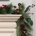 Rippingale Hellebore and Pinecone Garland alternative image