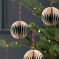 Box of 4 FSC Paper Baubles - Green/Cream alternative image