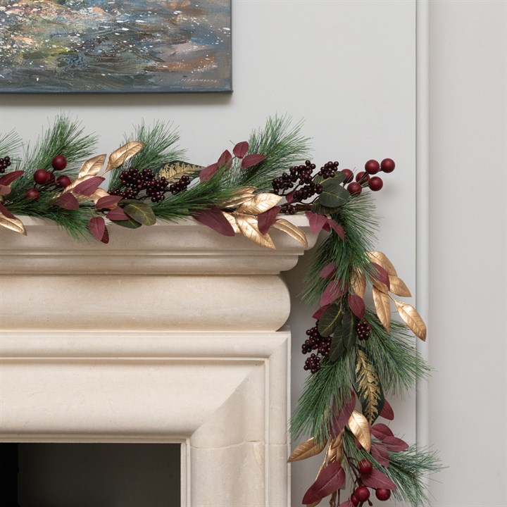 Wilsthorpe Gold Leaf & Berry Garland